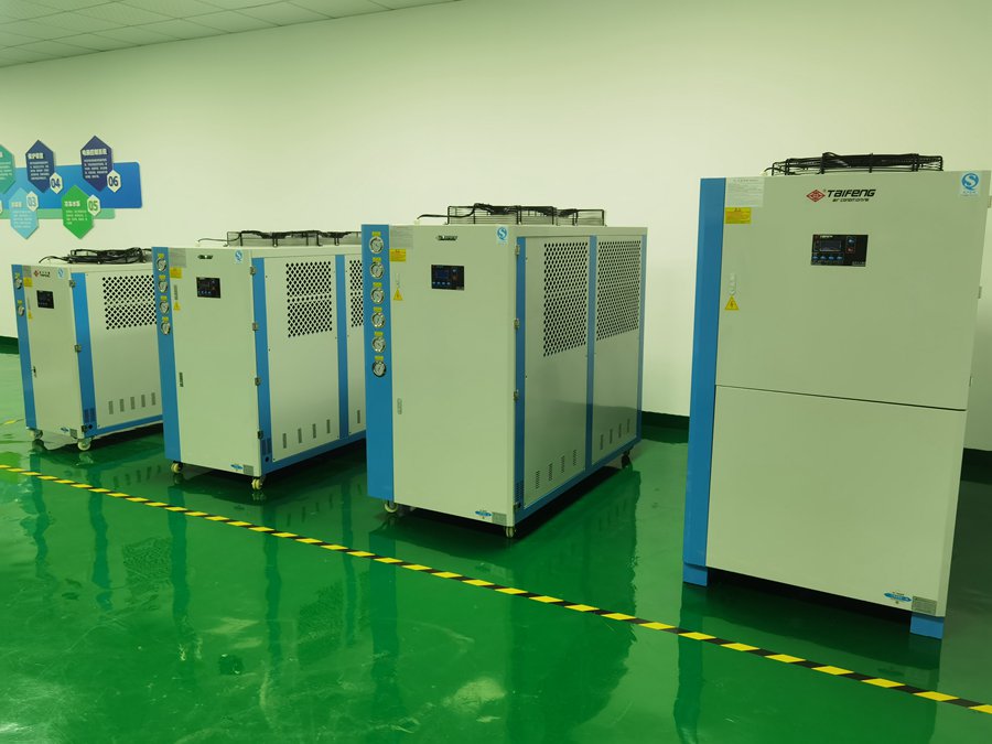 44953503.jpg TF117.jpg